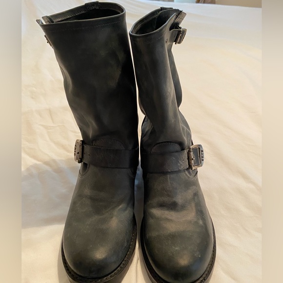 Frye Veronica boots. Size 8. Like new! - Picture 2 of 9